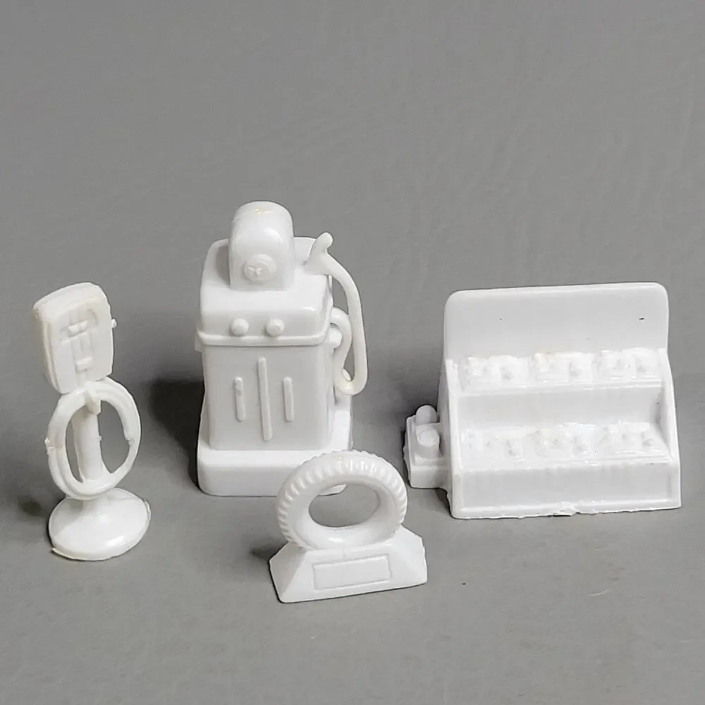 1950’s Mini Marx Service Station Gas Oil/Batteries/Tire Repair/Gas Pump/Figures